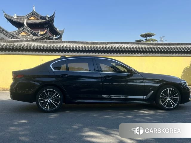 BMW 5 series 2022 Черный из Китая, фото 4