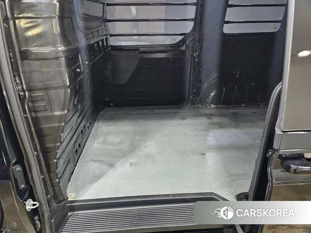 Hyundai Staria 2022 Черный из Кореи, фото 4