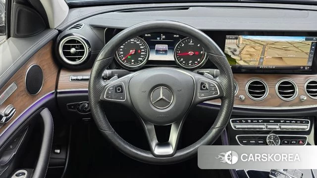 Mercedes-Benz E-Class W213 2018 Серый из Кореи, фото 4