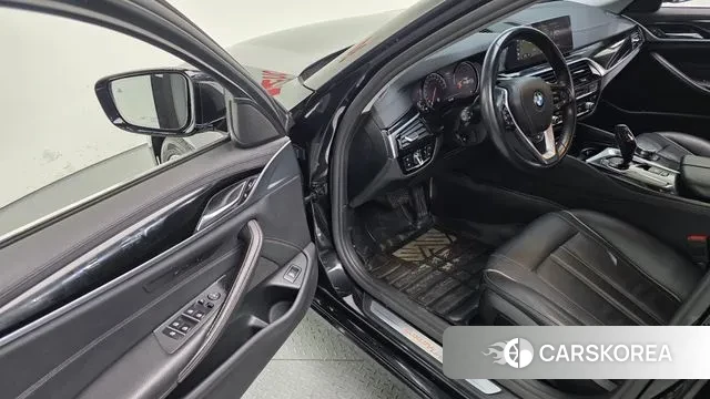 BMW 5 Series (G30) 2018 Черный из Кореи, фото 4