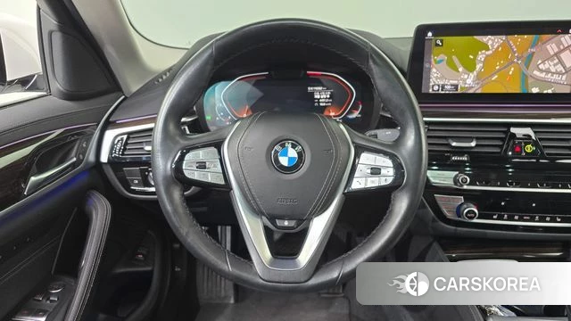 BMW 5 Series (G30) 2021 Белый из Кореи, фото 4