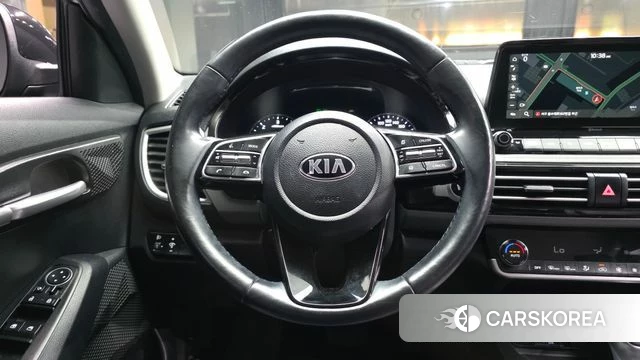 Kia Seltos 2021 Черный из Кореи, фото 4