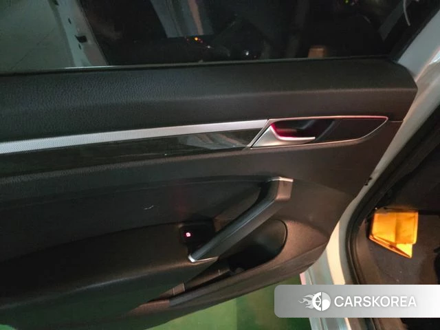Volkswagen The New Passat 2018 Белый из Кореи, фото 4