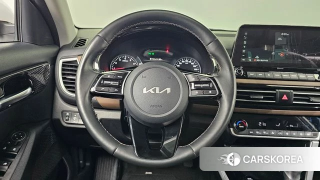 Kia Seltos 2022 Белый из Кореи, фото 4