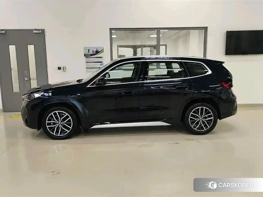 BMW iX1 2025 Черный из Китая, фото 4