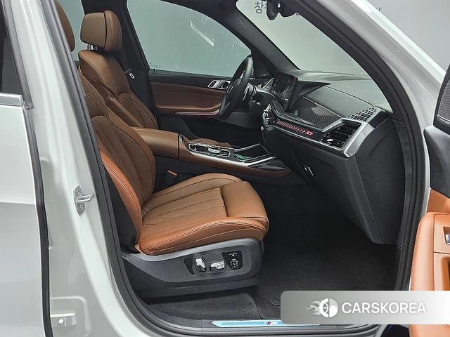 BMW X7 (G07) 2025 Белый из Кореи, фото 4