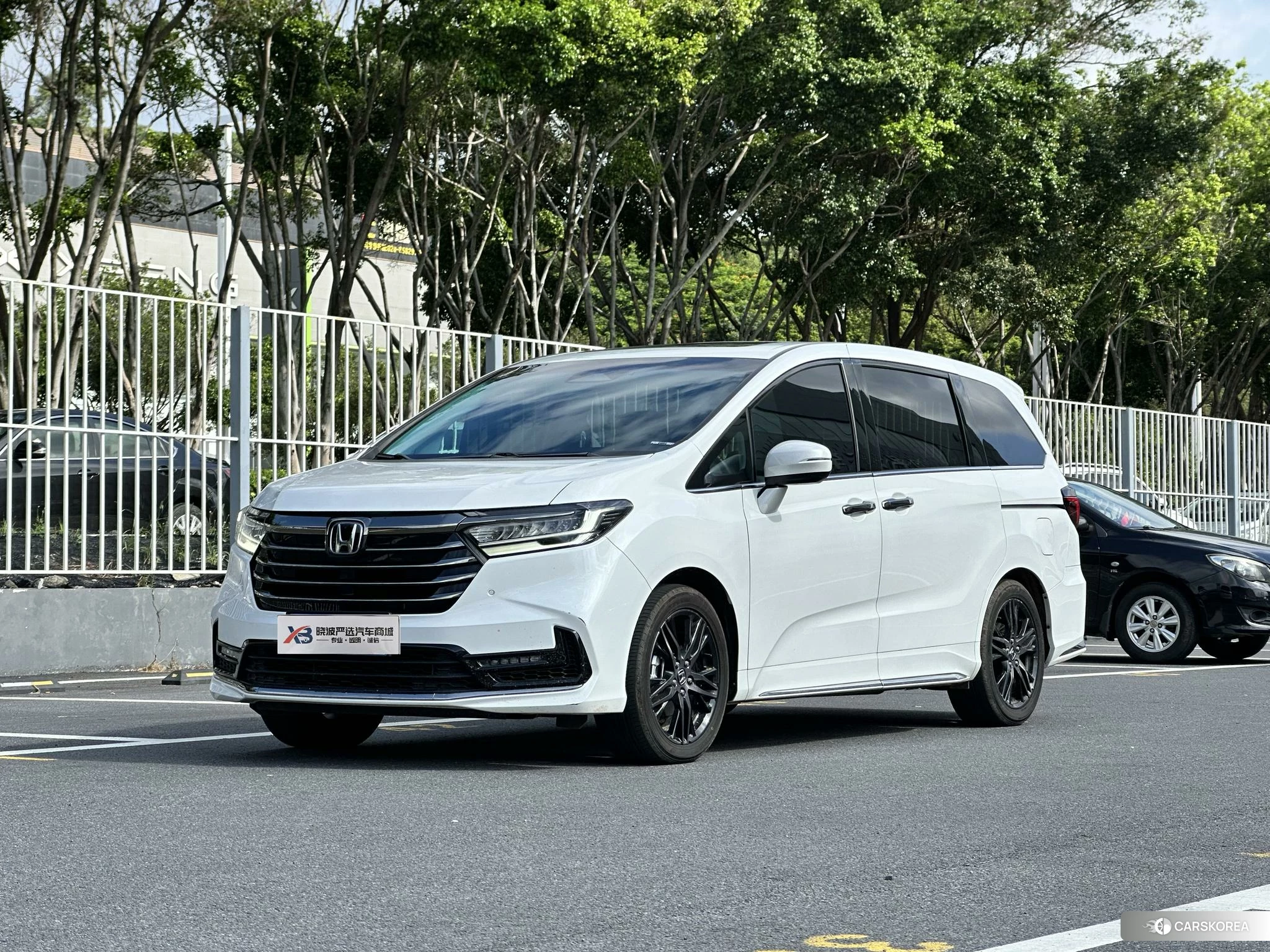 Honda Odyssey 2023 Белый из Китая, фото 4