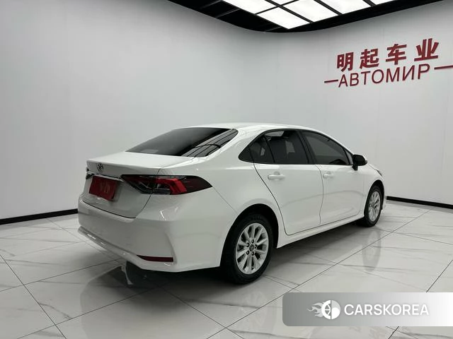 Toyota Corolla 2023 Белый из Китая, фото 4