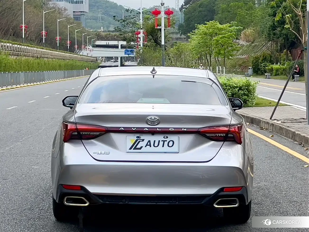Toyota Avalon 2023 Champagne/brown из Китая, фото 4