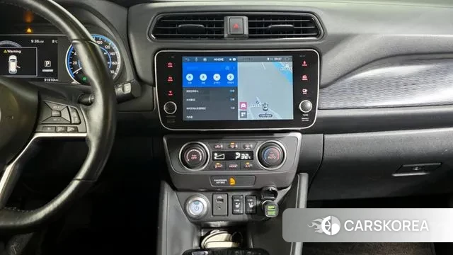 Nissan Leaf (ZE1) 2019 Белый из Кореи, фото 4