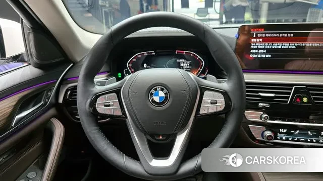 BMW 5 Series (G30) 2023 Белый из Кореи, фото 4