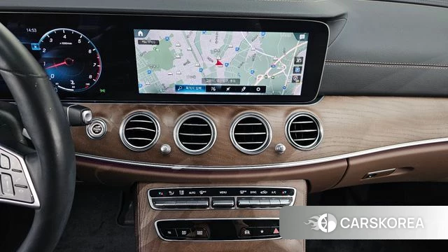 Mercedes-Benz E-Class W213 2022 Белый из Кореи, фото 4