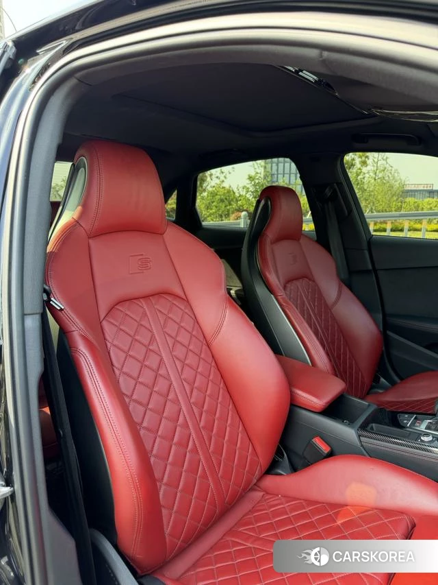 Audi S4 2023 Черный из Китая, фото 4