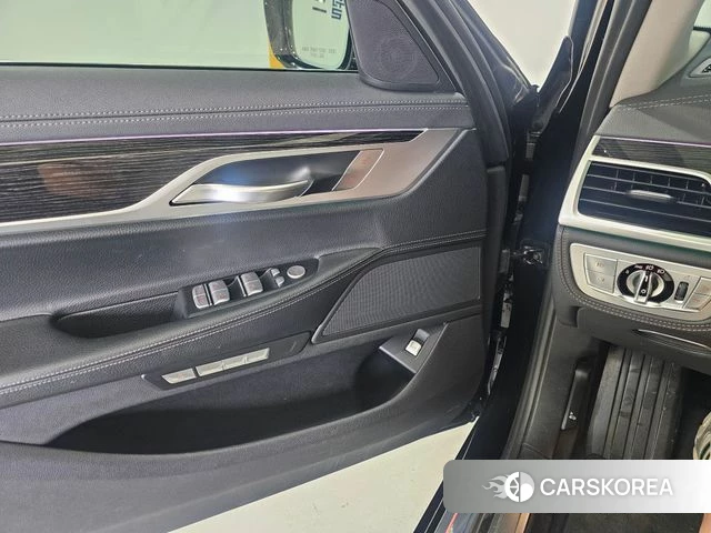 BMW 7 Series (G11) 2018 Черный из Кореи, фото 4