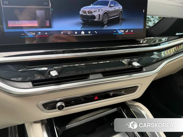 BMW X6 (G06) 2025 Небесно-голубой из Кореи, фото 4