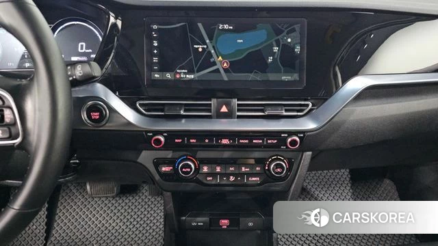 Kia Niro Plus 2023 Белый из Кореи, фото 4