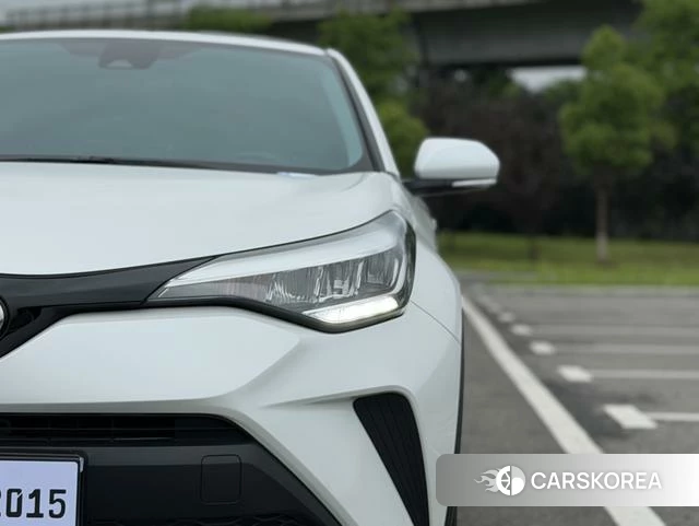 Toyota C-HR 2023 Белый из Китая, фото 4
