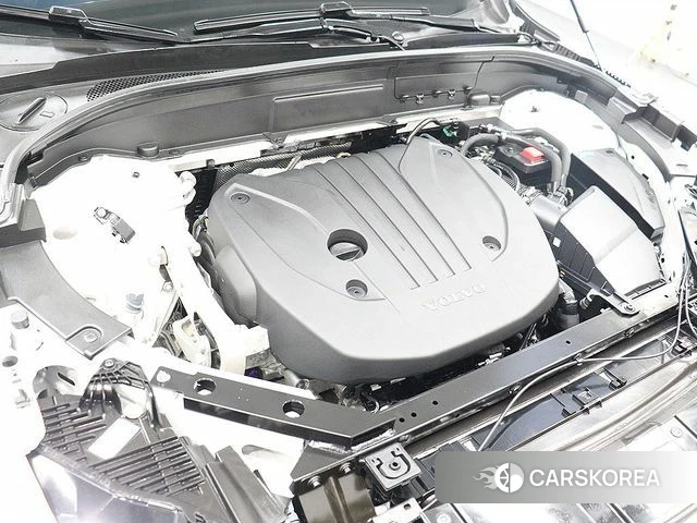 Volvo XC60 second Generation 2024 Белый из Кореи, фото 4