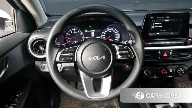 Kia The New K3 2nd generation 2023 Белый из Кореи, фото 4