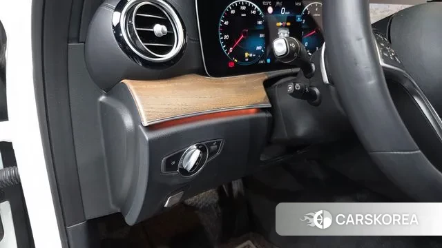 Mercedes-Benz E-Class W213 2021 Белый из Кореи, фото 4