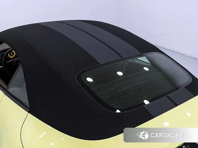Porsche 911(992) 2025 Желтый из Кореи, фото 4