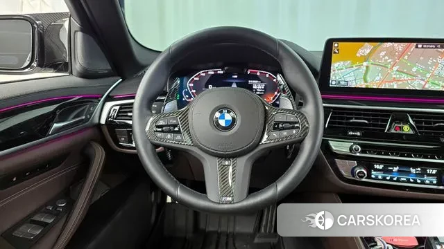 BMW 5 Series (G30) 2023 Белый из Кореи, фото 4