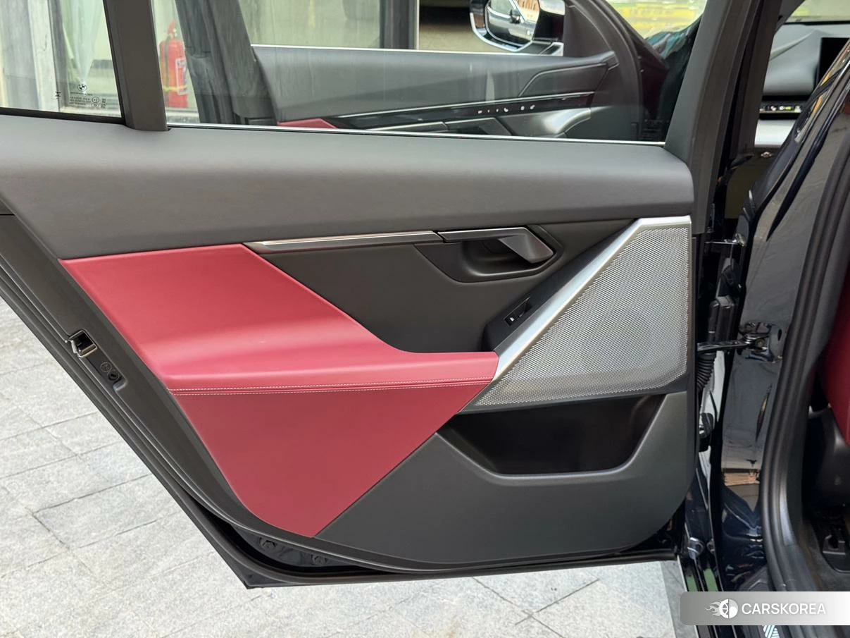 BMW i5 2025 Черный из Китая, фото 4