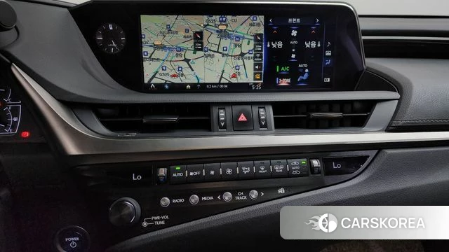 Lexus ES300h 7th generation 2018 Белый из Кореи, фото 4