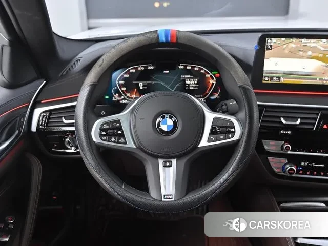 BMW 5 Series (G30) 2023 Белый из Кореи, фото 4