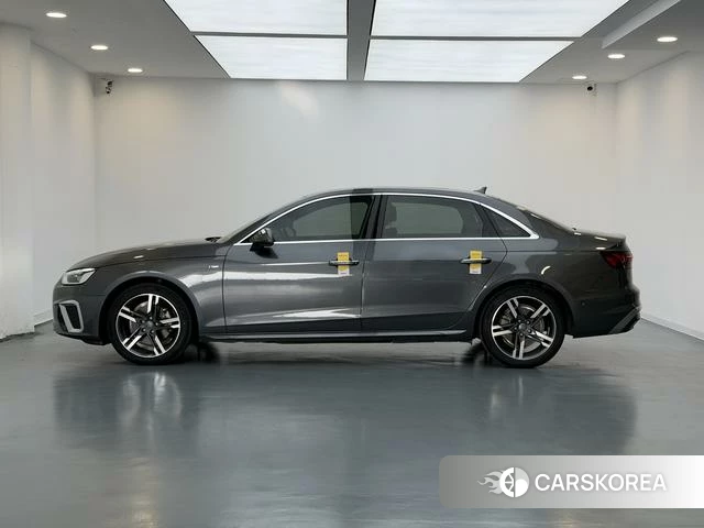 Audi A4L 2022 Темно-серый из Китая, фото 4