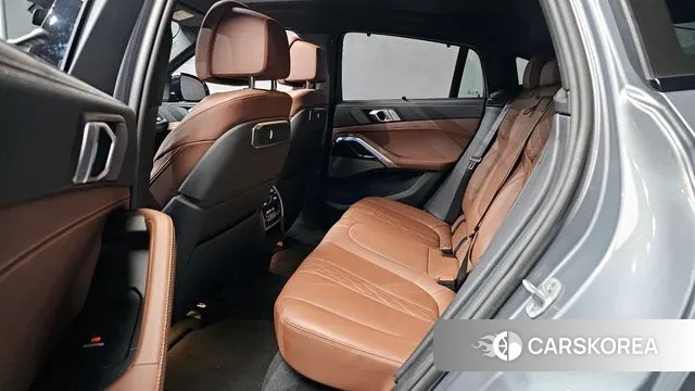 BMW X6 (G06) 2025 Серебристо-серый из Кореи, фото 4