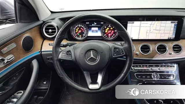 Mercedes-Benz E-Class W213 2018 Серый из Кореи, фото 4