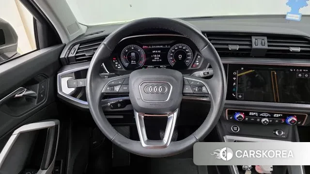Audi Q3 (F3) 2023 Серый из Кореи, фото 4