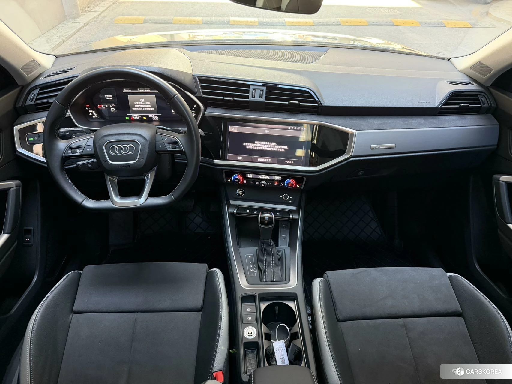Audi Q3 2021 Темно-серый из Китая, фото 4