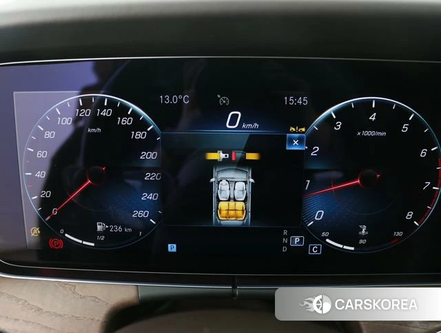 Mercedes-Benz E-class 2023 Черный из Китая, фото 4