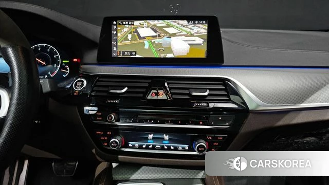 BMW 5 Series (G30) 2019 Белый из Кореи, фото 4