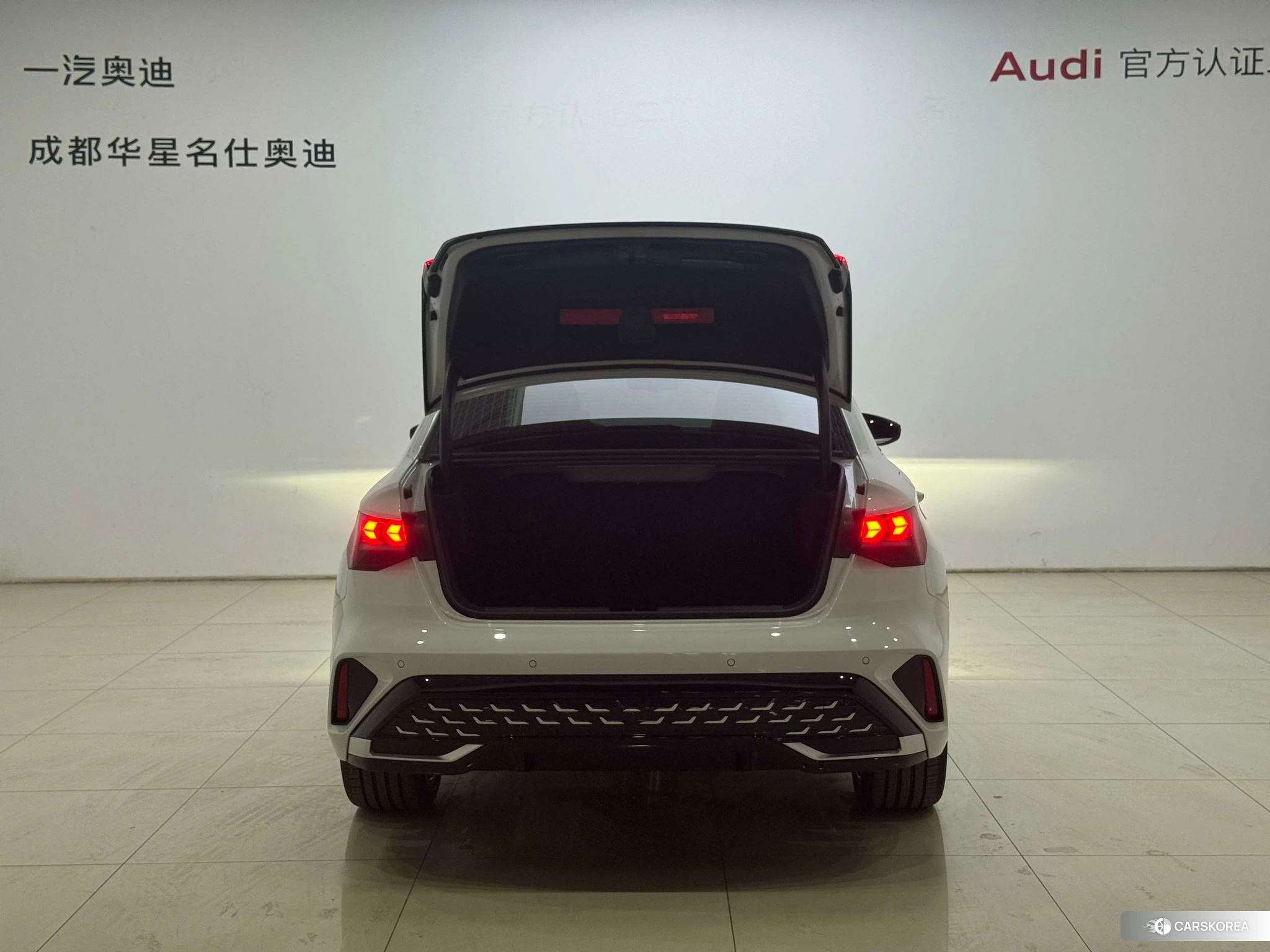 Audi A3 2024 Белый из Китая, фото 4