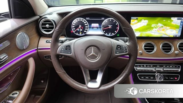 Mercedes-Benz E-Class W213 2018 Белый из Кореи, фото 4