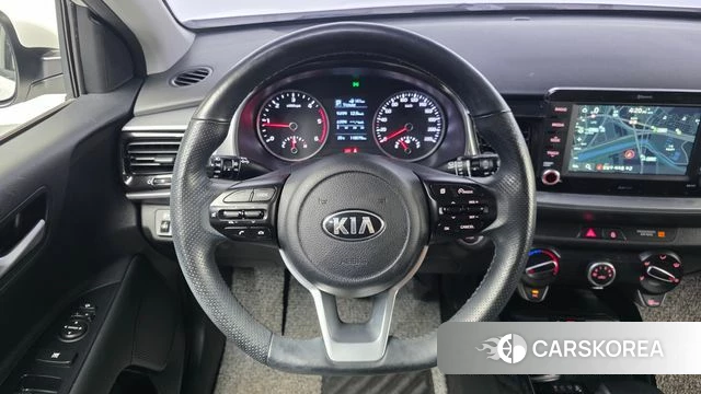 Kia Stonic 2018 Белый из Кореи, фото 4