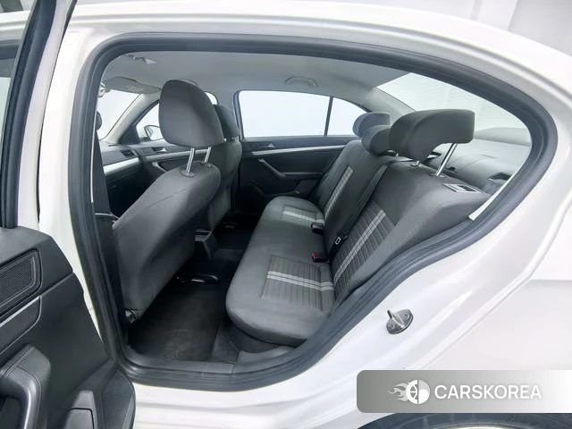 Volkswagen Lavida 2023 Белый из Китая, фото 4