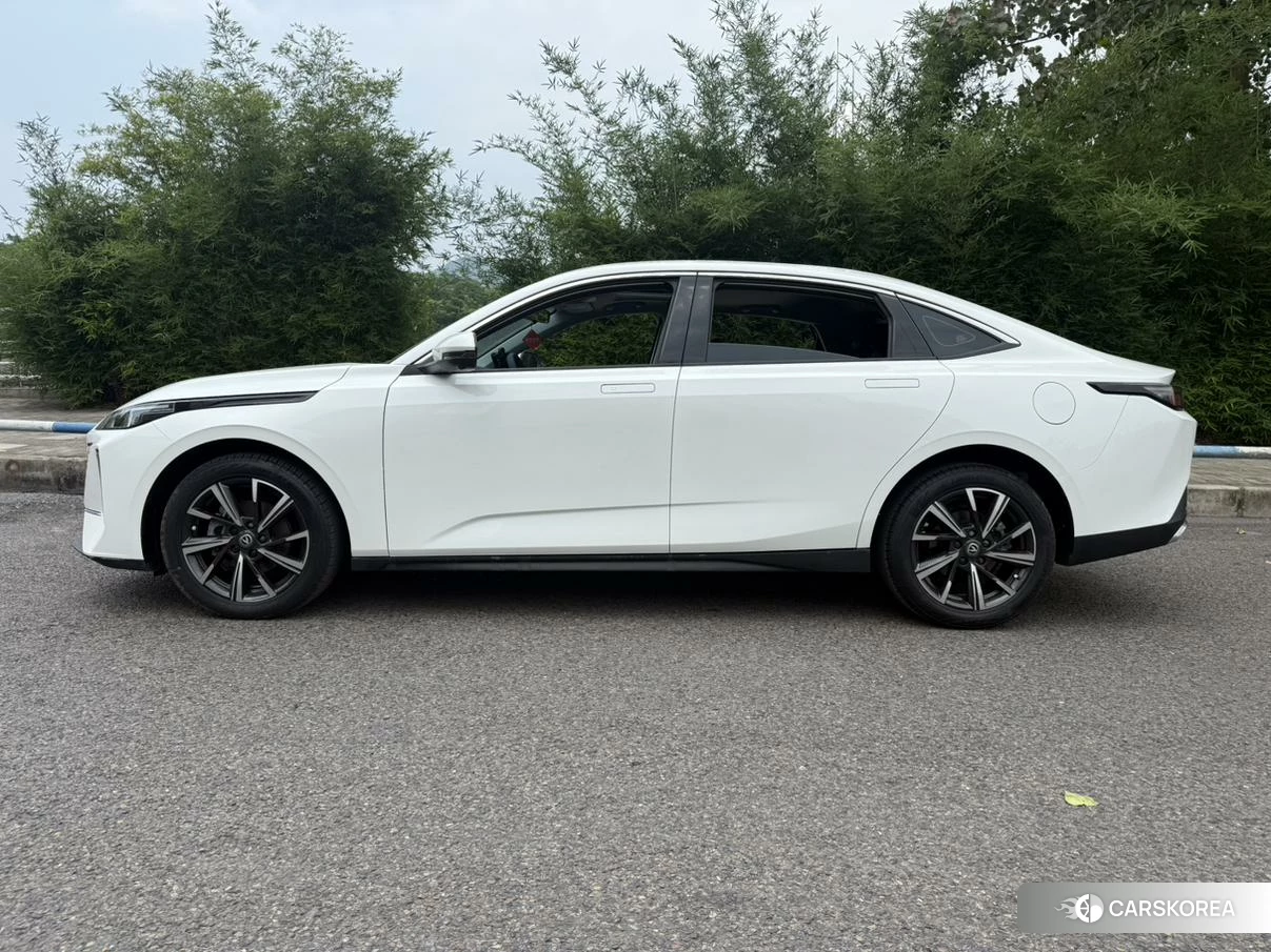 Chang'an Yidong 2024 Белый из Китая, фото 4
