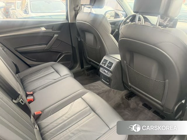Audi Q5L 2023 Черный из Китая, фото 4