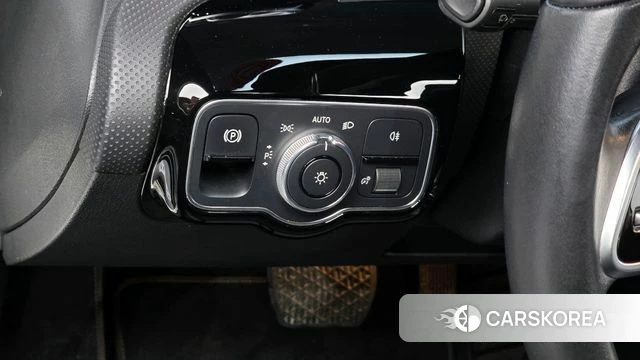 Mercedes-Benz A-Class W177 2020 Белый из Кореи, фото 4