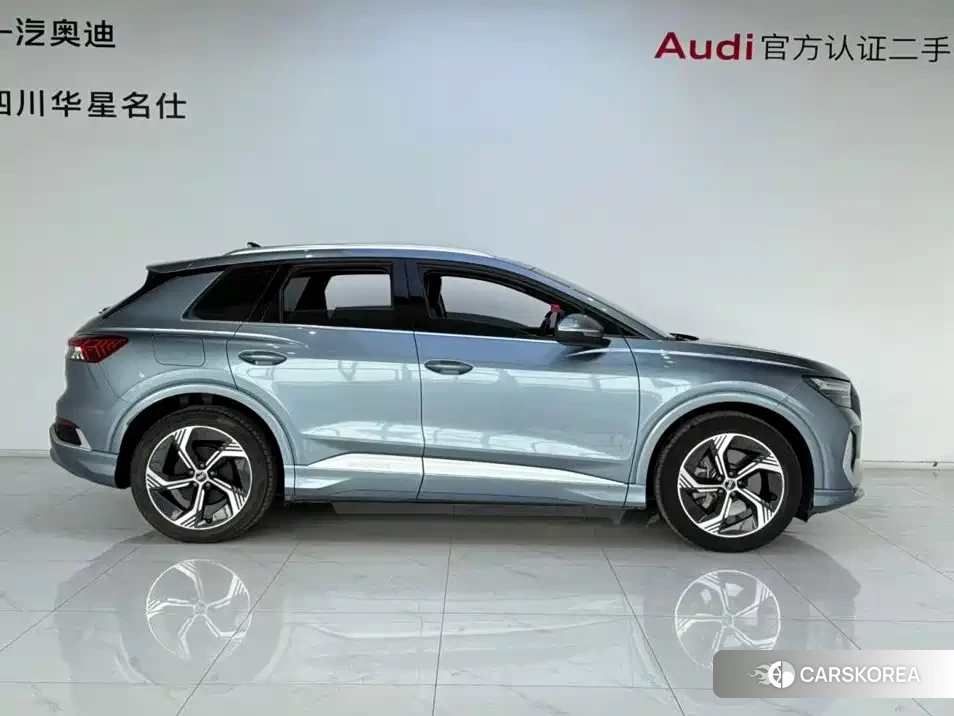 Audi Q4 e-tron 2023 Silver/gray из Китая, фото 4