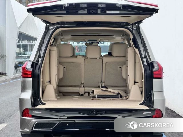 Lexus LX 2022 Серебристо-серый из Китая, фото 4