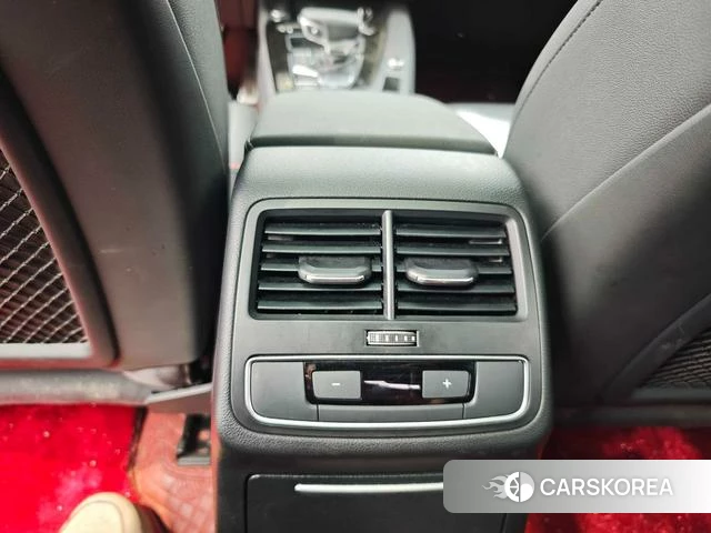 Audi A4L 2024 Темно-серый из Китая, фото 4