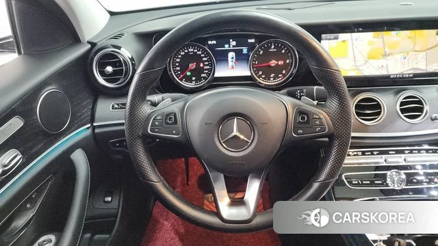 Mercedes-Benz E-Class W213 2018 Белый из Кореи, фото 4
