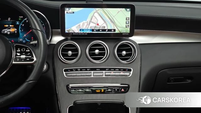 Mercedes-Benz GLC-Class X253 2023 Белый из Кореи, фото 4