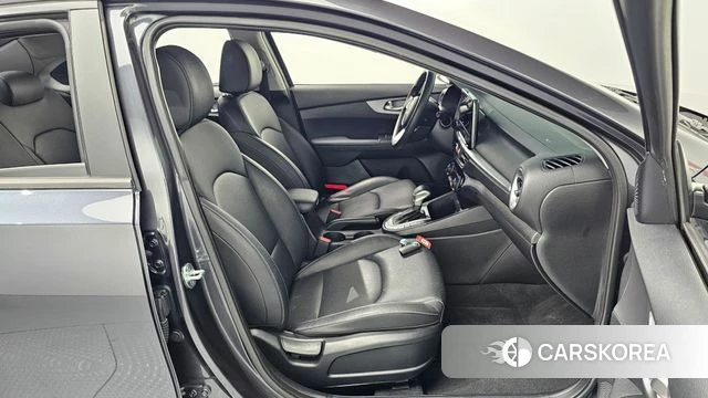 Kia The New K3 2nd generation 2021 Серый из Кореи, фото 4