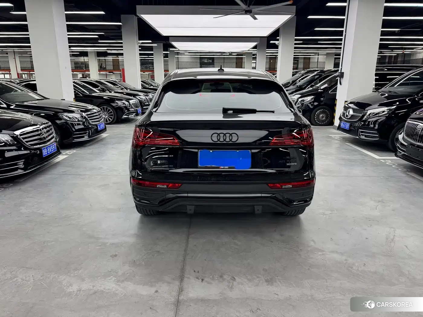 Audi Q5L 2025 Черный из Китая, фото 4